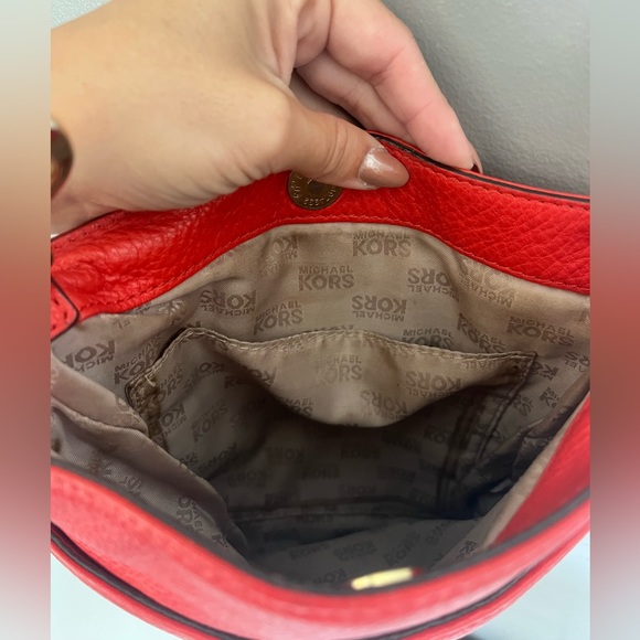 Michael Kors Hamilton Leather Messenger Bag - Picture 7 of 7